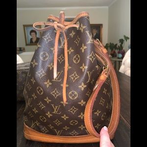 AUTHENTIC VINTAGE Louis Vuitton NOE- VGUC